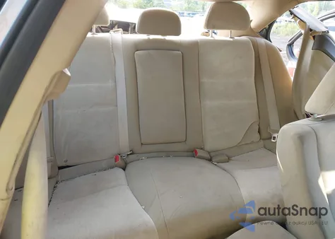 2010 Honda Accord 2.4 Lx z USA, uszkodzony, nr VIN 1HGCP2F33AA129076